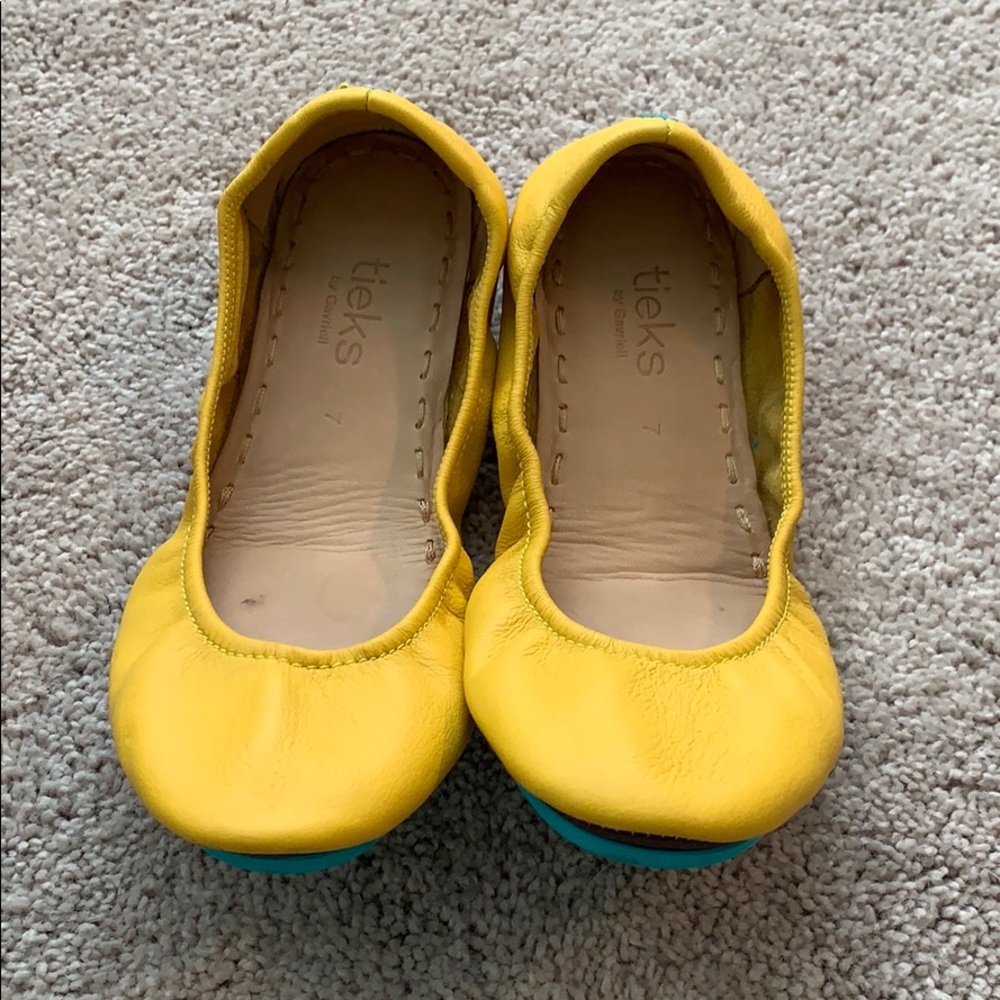 Yellow side 7 Tieks